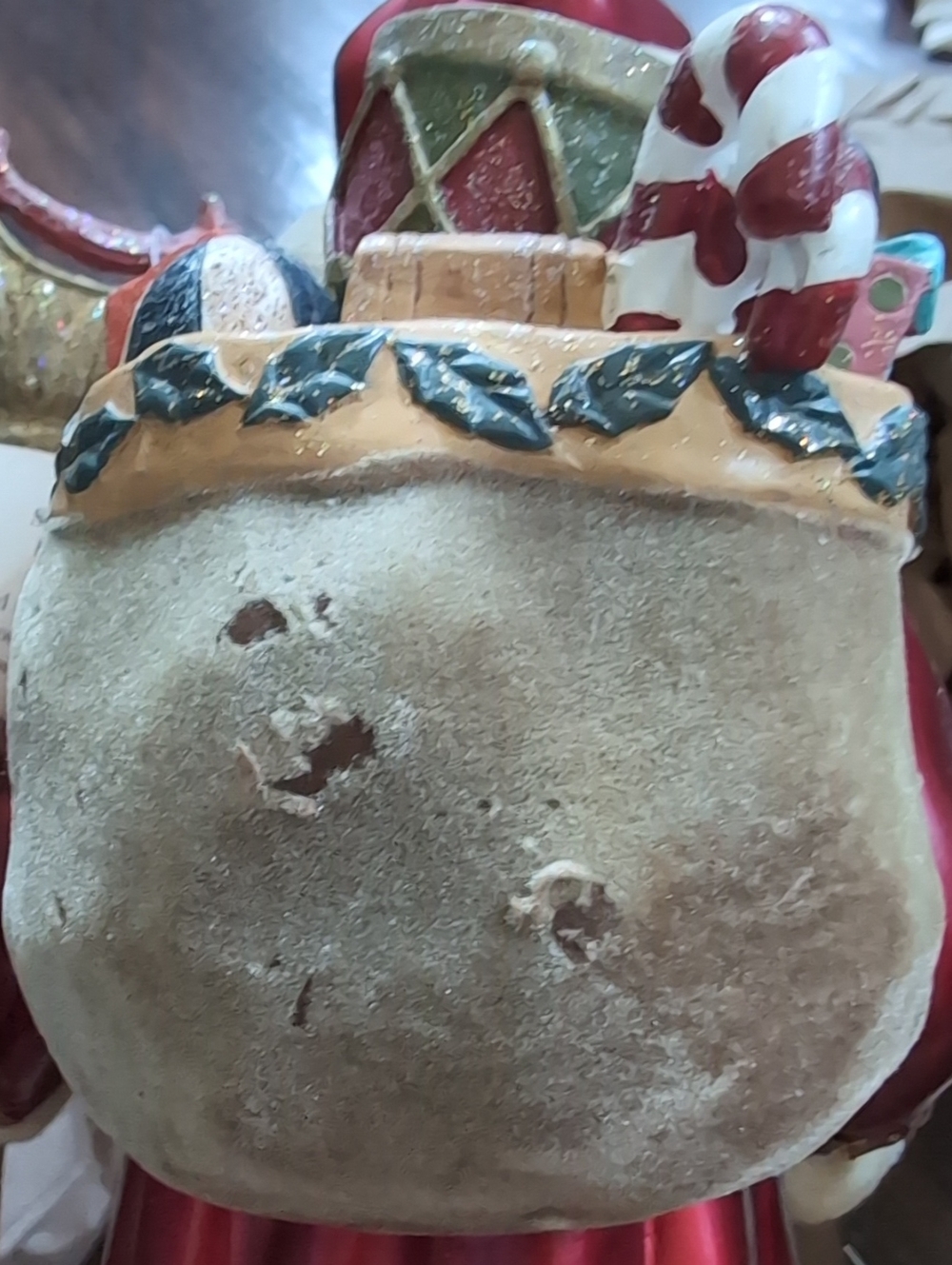 Elegant Santa Claus Candle Holders - Red and Gold - Picture 13 of 14